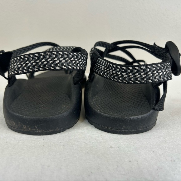 Chaco Black White Strappy Sandals Womens 7 Beachy Travel Resort Casual Boho Swim - Picture 4 of 9